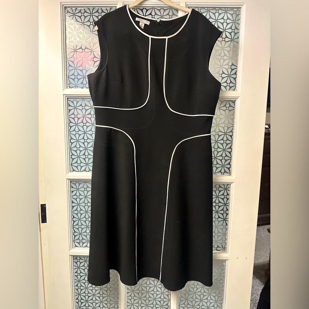 London style Black & white fit and flare dress 18